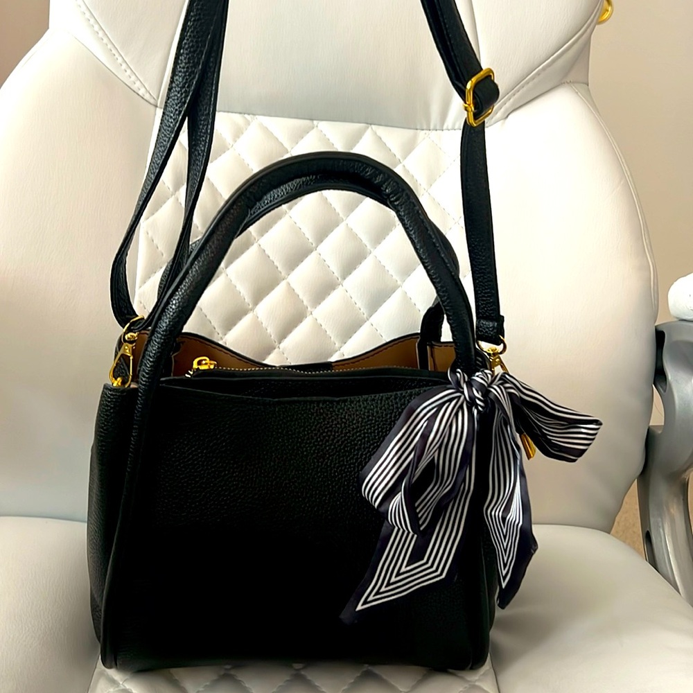 Black pebbled leather handled purse with gold hardware adjustable crossbody NWOT